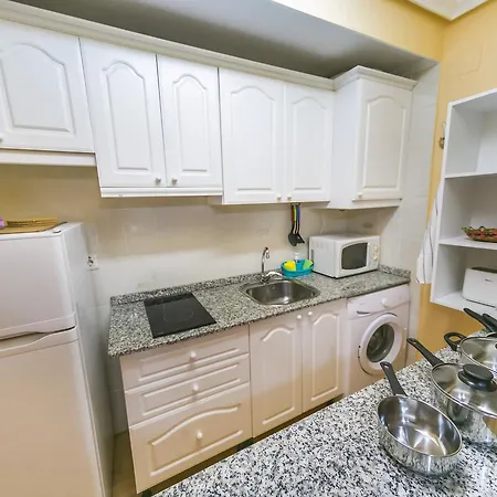 Homely Calle Apolo Апартаменти