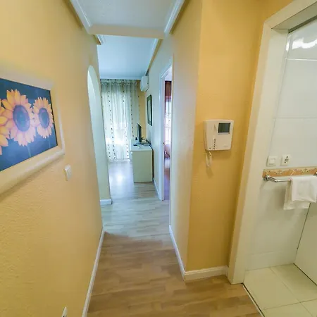 Homely Calle Apolo * Торрев'єха